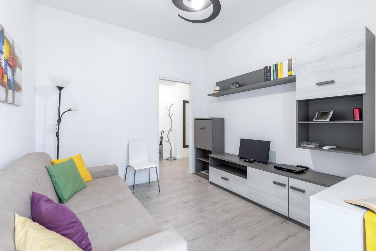 Piazza De Angeli M1 Comfortable Flat With Balcony Milão Exterior foto